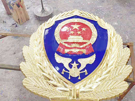 消防徽制作中的金屬與塑料選擇